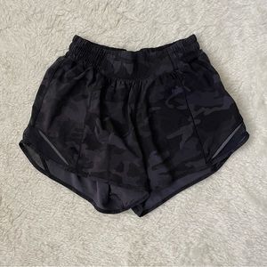 Lululemon Hotty Hot 4” Camo Shorts